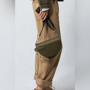 WE-AR4 Half-Moon Crossbody